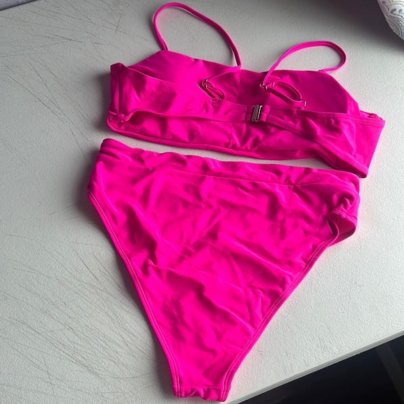 Vibrant Pink Bikini Set new - Picture 2 of 4